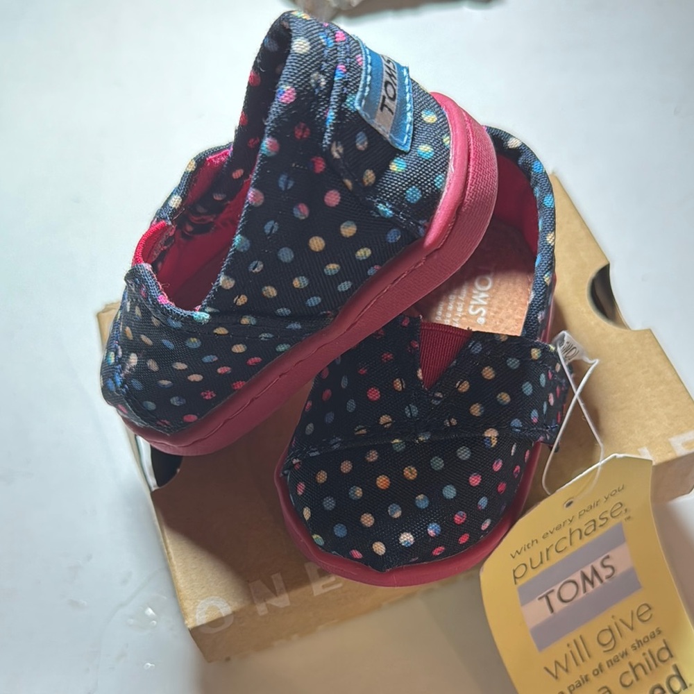 🆕 Baby Toms Black and Pink Moccasins Slip-On Comfort - Picture 1 of 7